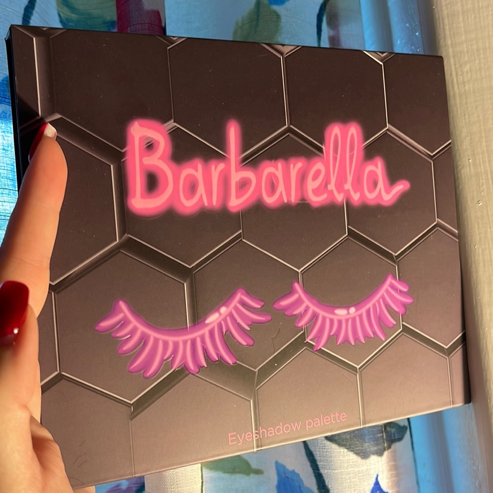 Barbarella Eye Shadow Palette brand new